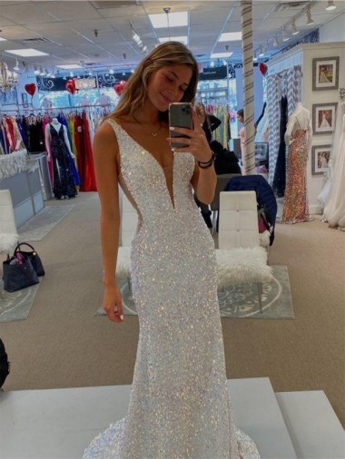 Cheapest Velvet Sequin Sheath Sweep Train Sleeveless V-Neck Evening Dress Canada